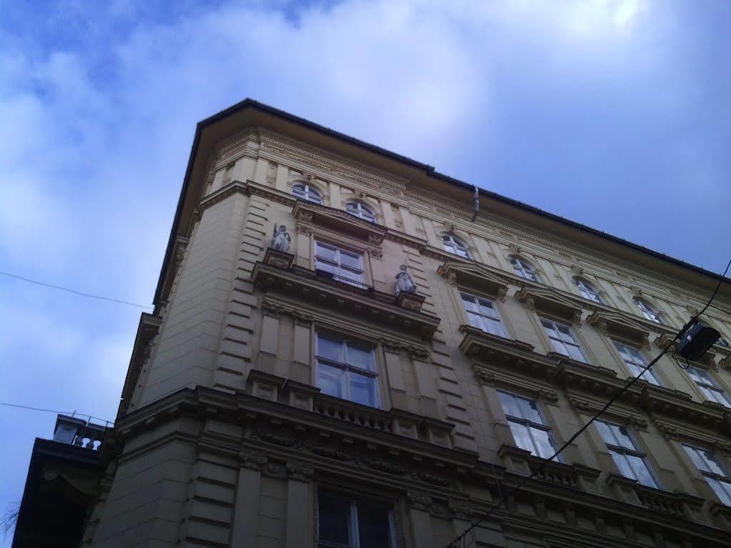 Old Monarchia Hotel Budapest Exterior foto